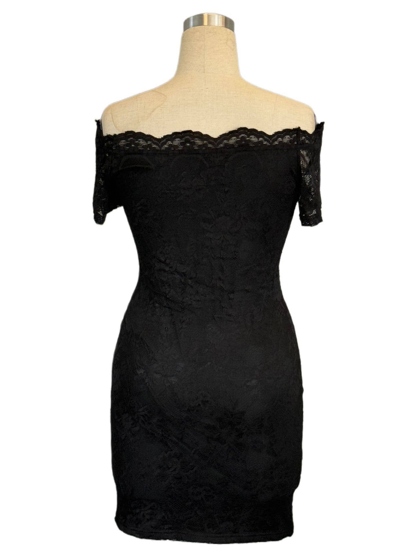 One-shoulder collar, form-fitting, elegant dress