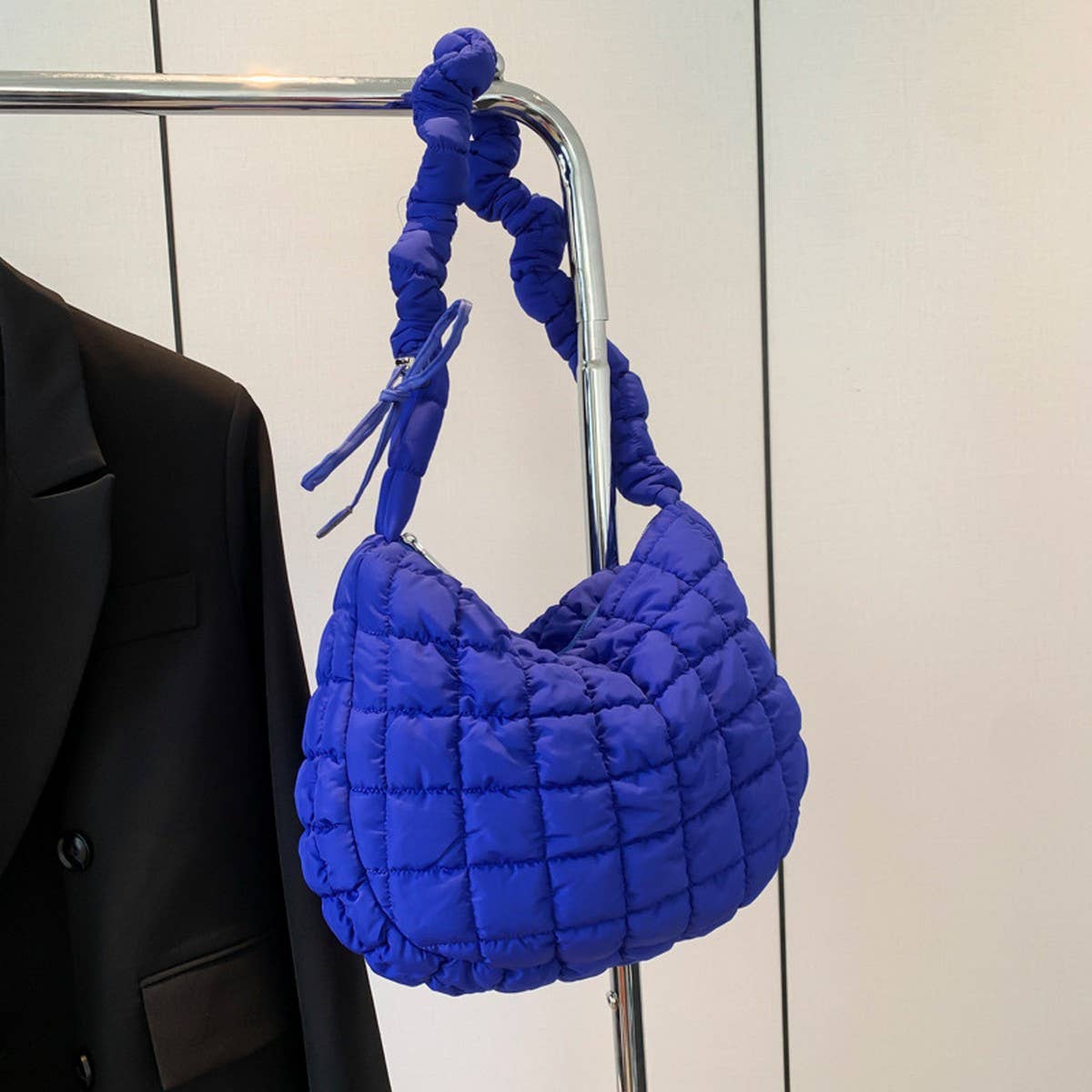 Cloud Pouch Shoulder Crossbody Bag_CUAB00499