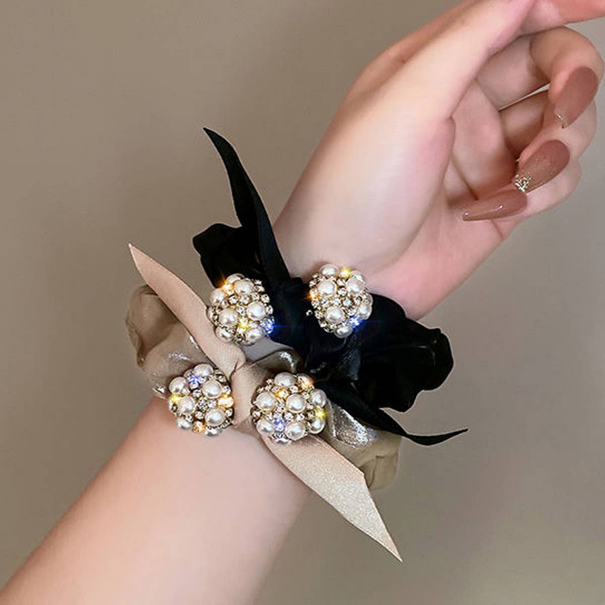 FASHION RHINESTONE PEARL BOW HAIR TIES_CWAHA0505