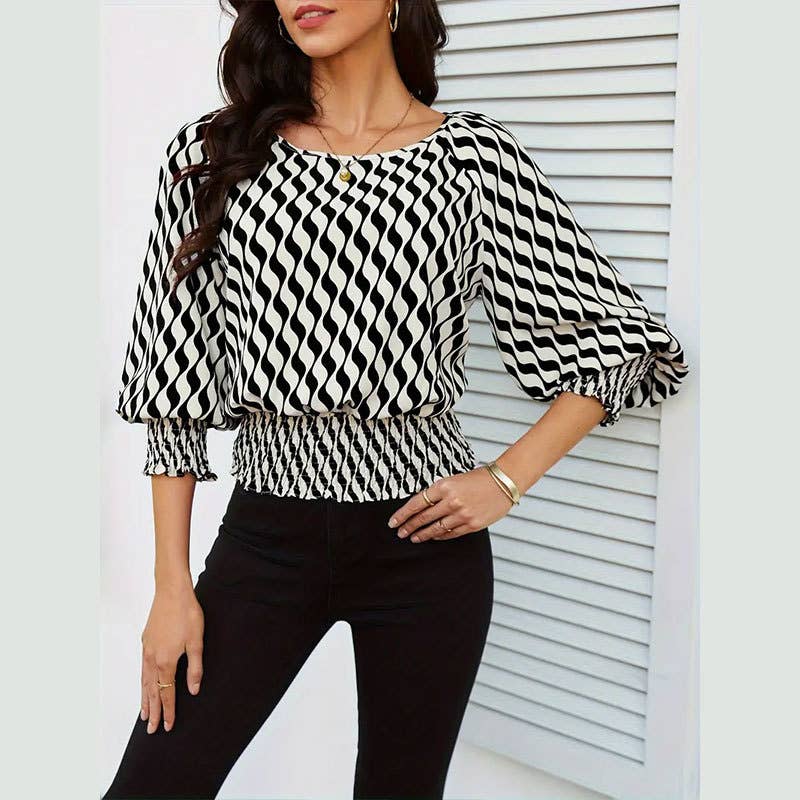 Waist-short-cut color-contrast print T-shirt