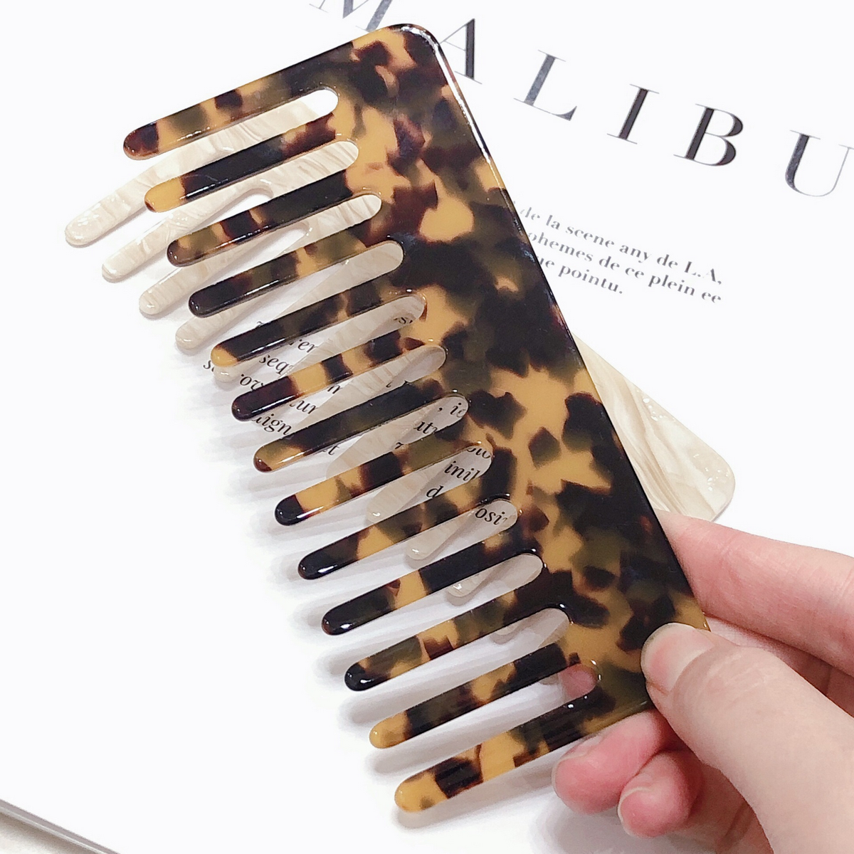 SIMPLE ACETIC ACID ANTI-STATIC HAIR COMB