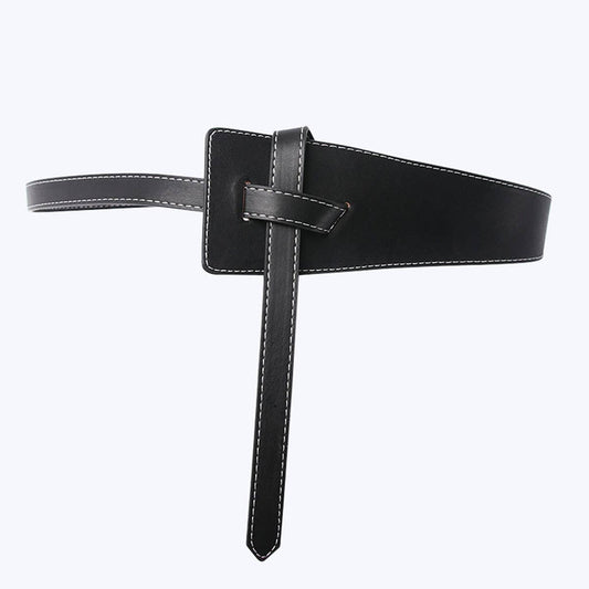 The knotted wide belt dress decorates the belt