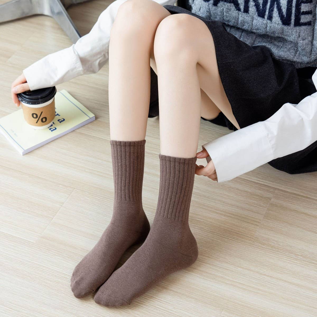 NEW SOLID COLOR CASUAL WOMEN'S MID-CALF SOCKS_CWMS1402