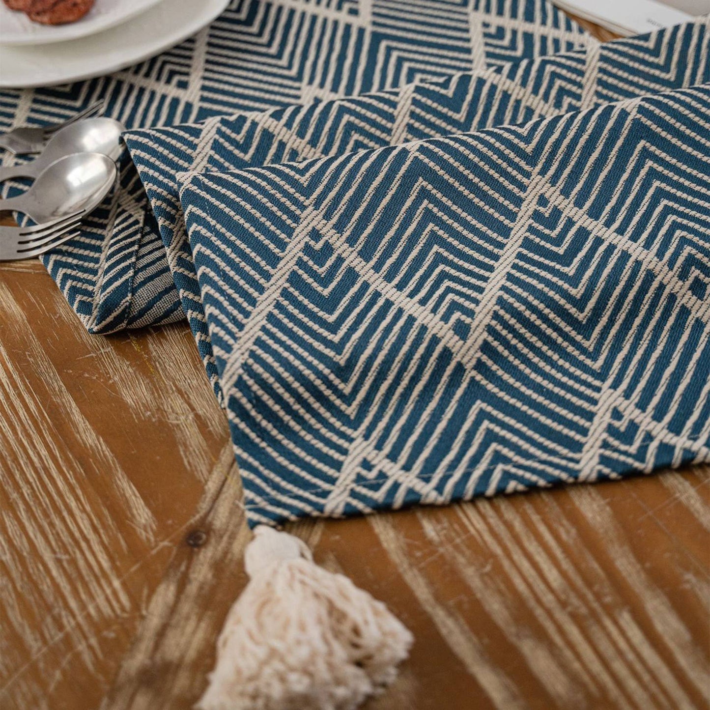 TASSEL DETAILED PATTERN TABLE RUNNER