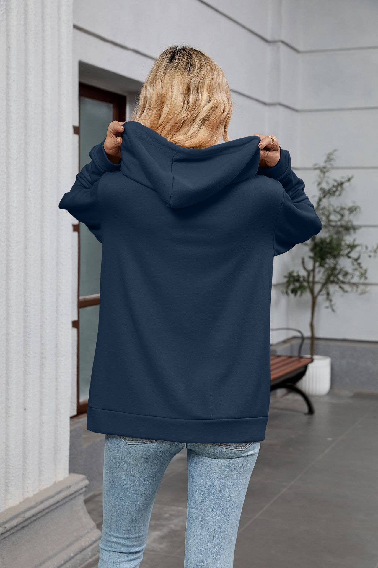 Zipper hooded pocket long-sleeved sweatshirt