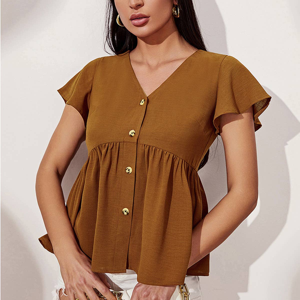 V-NECK SLIM-FIT SHORT-SLEEVED SINGLE-BREASTED TOP