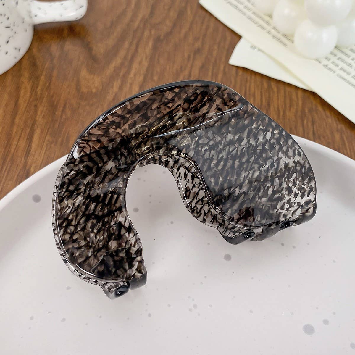 Elegant Acetate Hair Claw, Back Bun Shark Clip_CWAHA1594