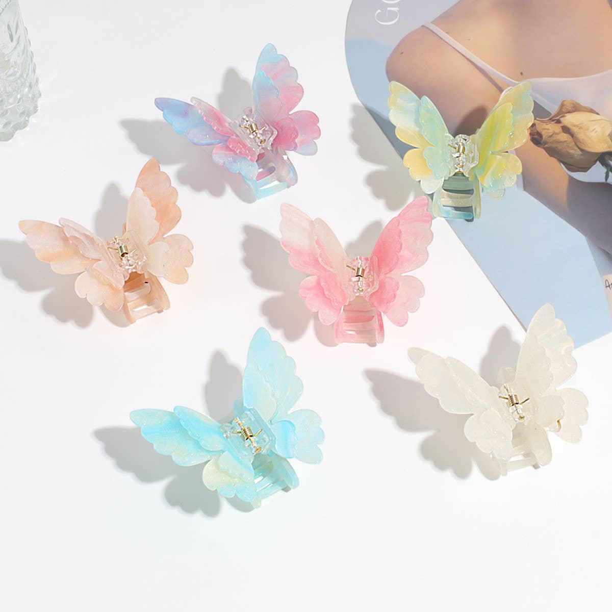 DOUBLE-LAYER BUTTERFLY GRADIENT PEARL HAIRPIN