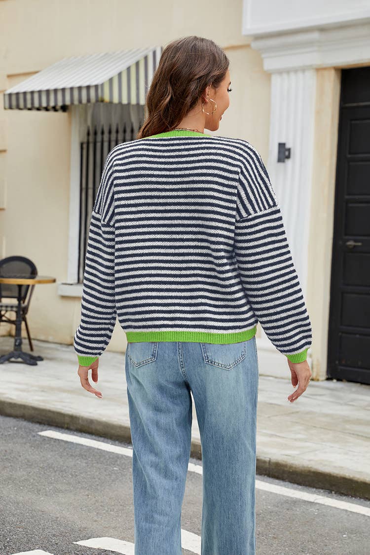 STYLISH CONTRASTING V-NECK KNITWEAR