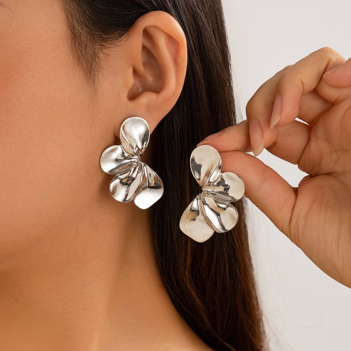 COOL AND SIMPLE RETRO FLOWER EARRINGS