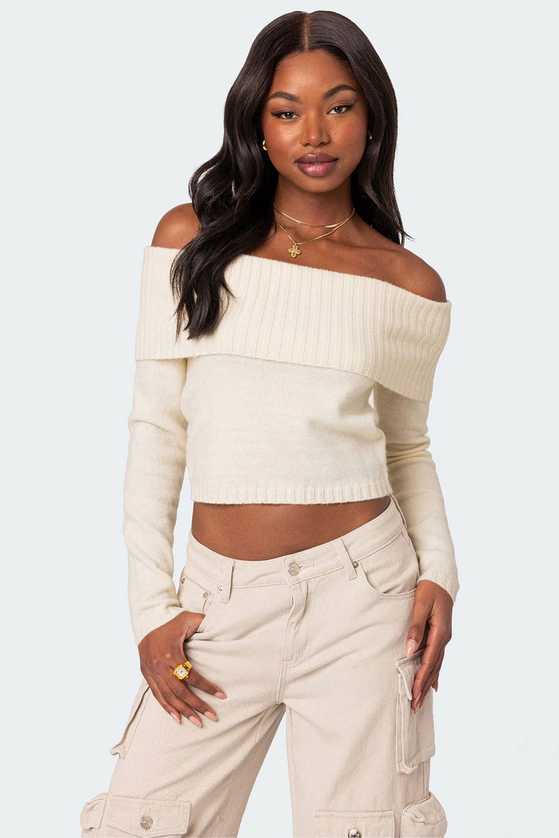Solid-colored one-shoulder long-sleeved sweater