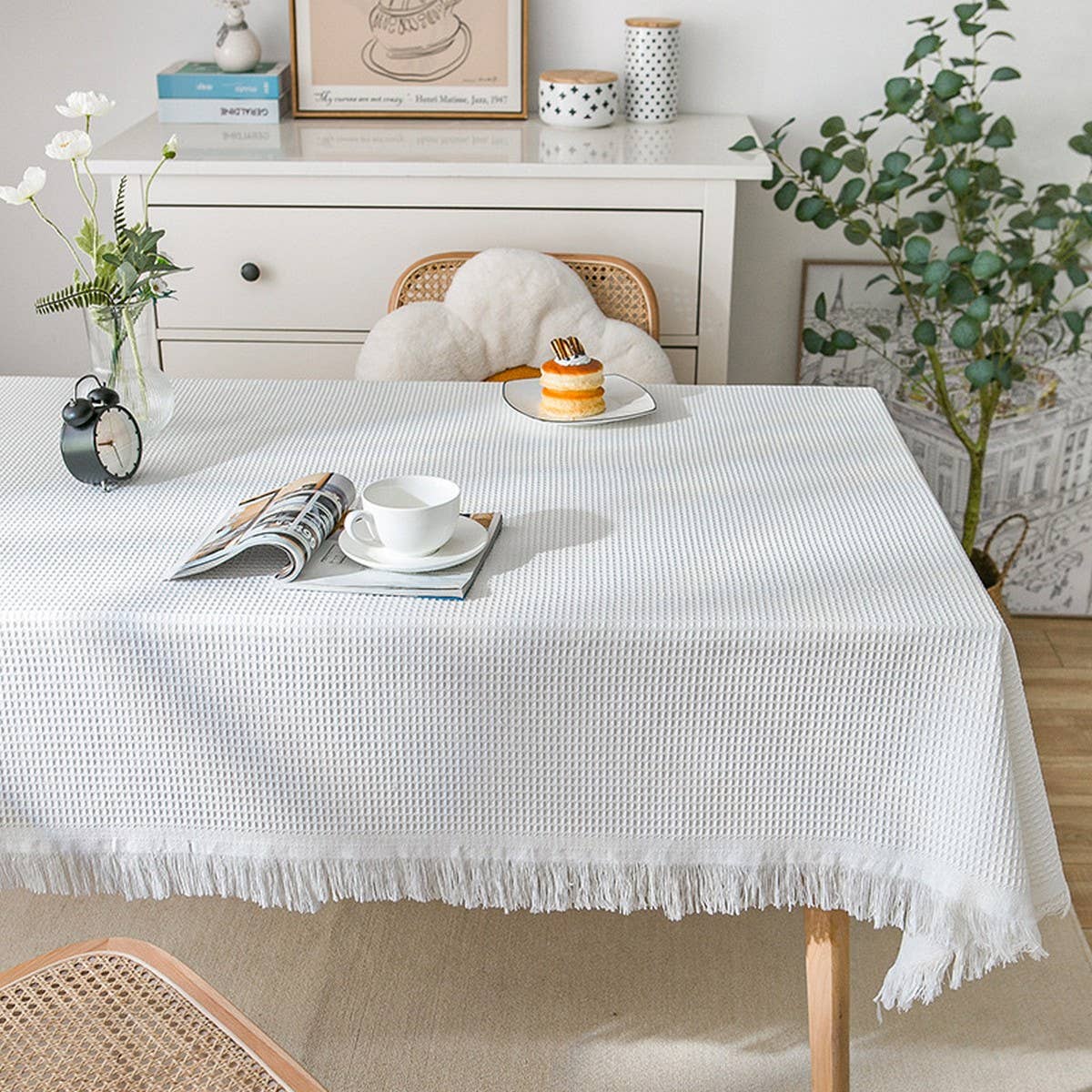 White Round Tablecloth for Desk or Decor