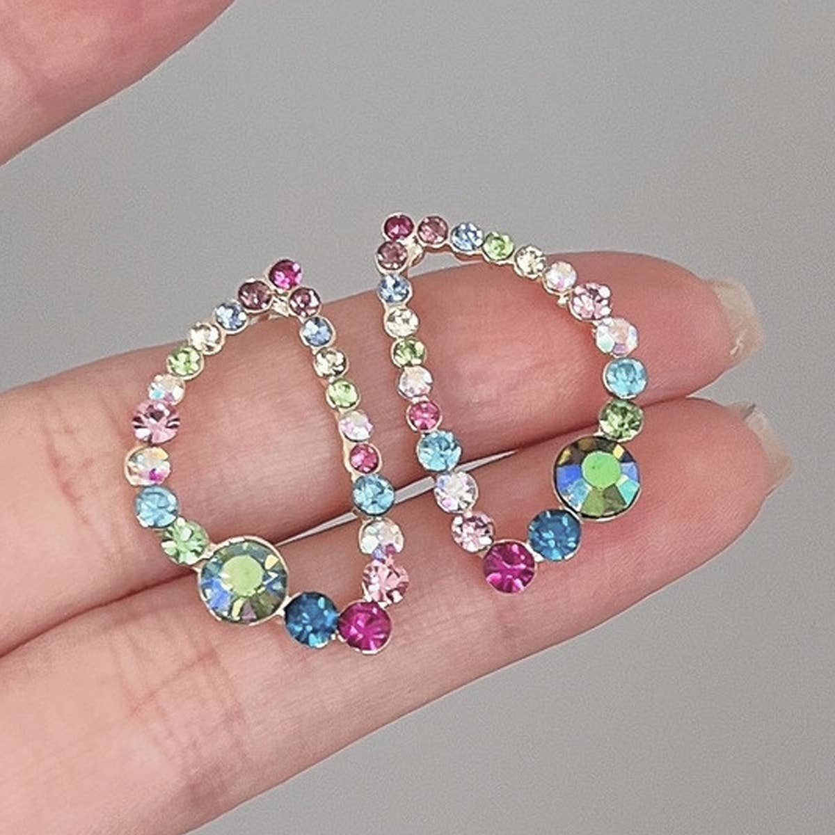 SWEET AND ELEGANT COLORED EARRINGS