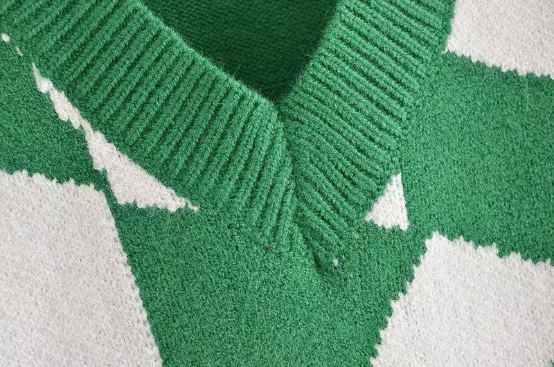 V-NECK KNITTED RHOMBOID MATCHING SHORT VEST STRAP