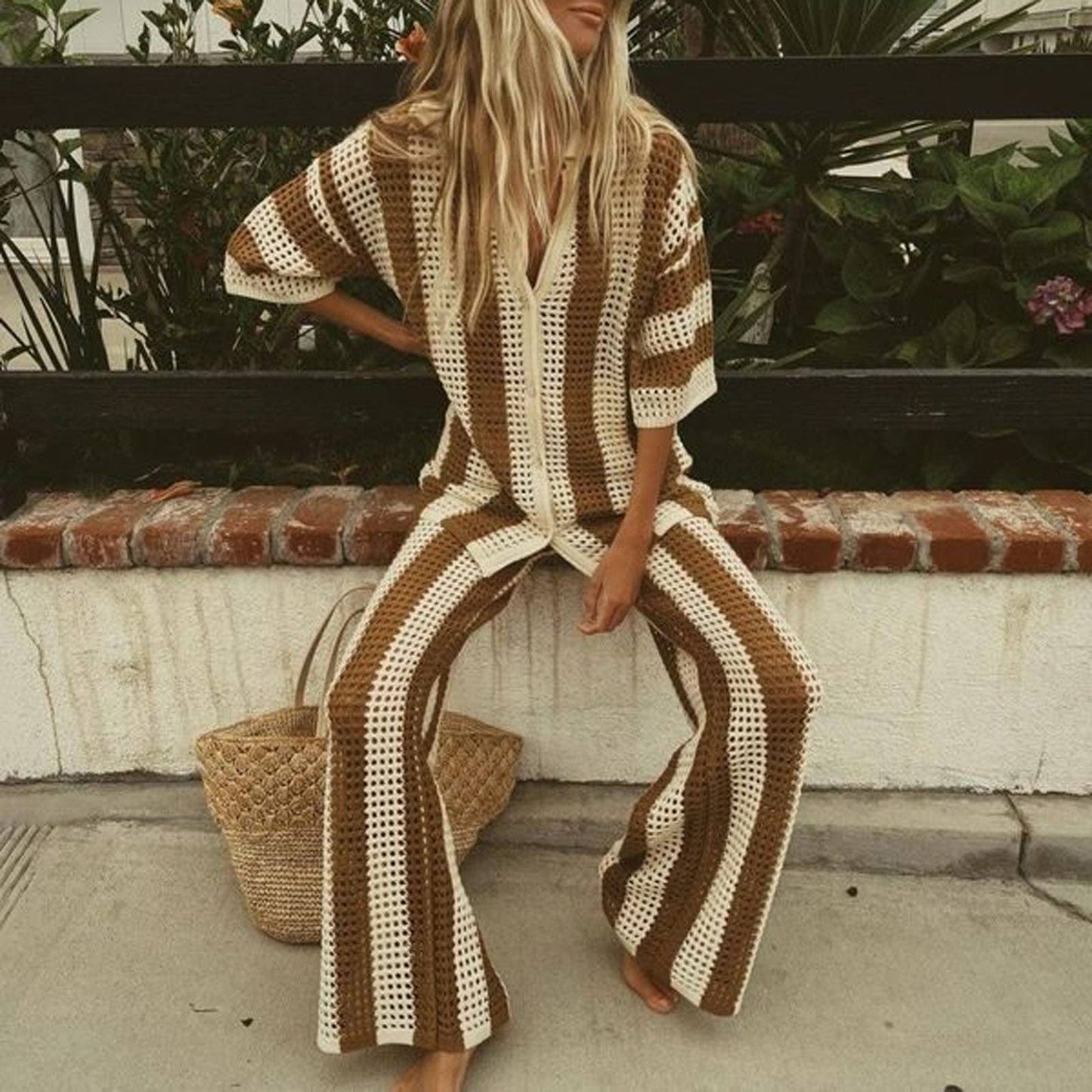 V-neck striped shirt,wide-leg pants,knitted suit