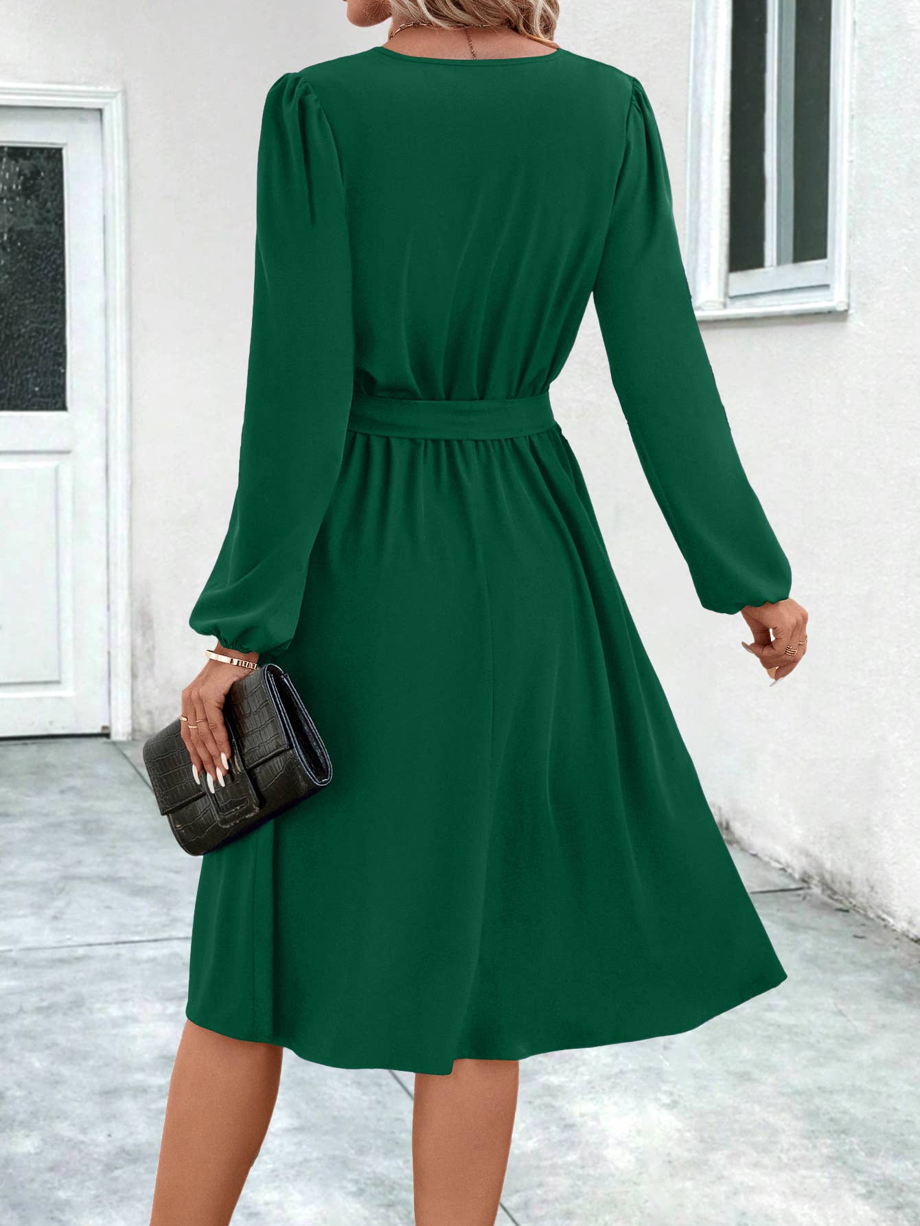 LONG SLEEVE SMALL V-NECK LACE-UP DRESS