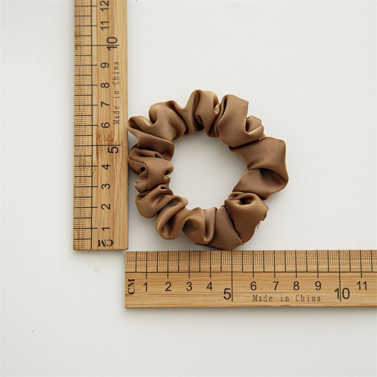 3.15"DIAMETER COFFEE COLOR SILK SCRUNCHIES_CWAHA0342