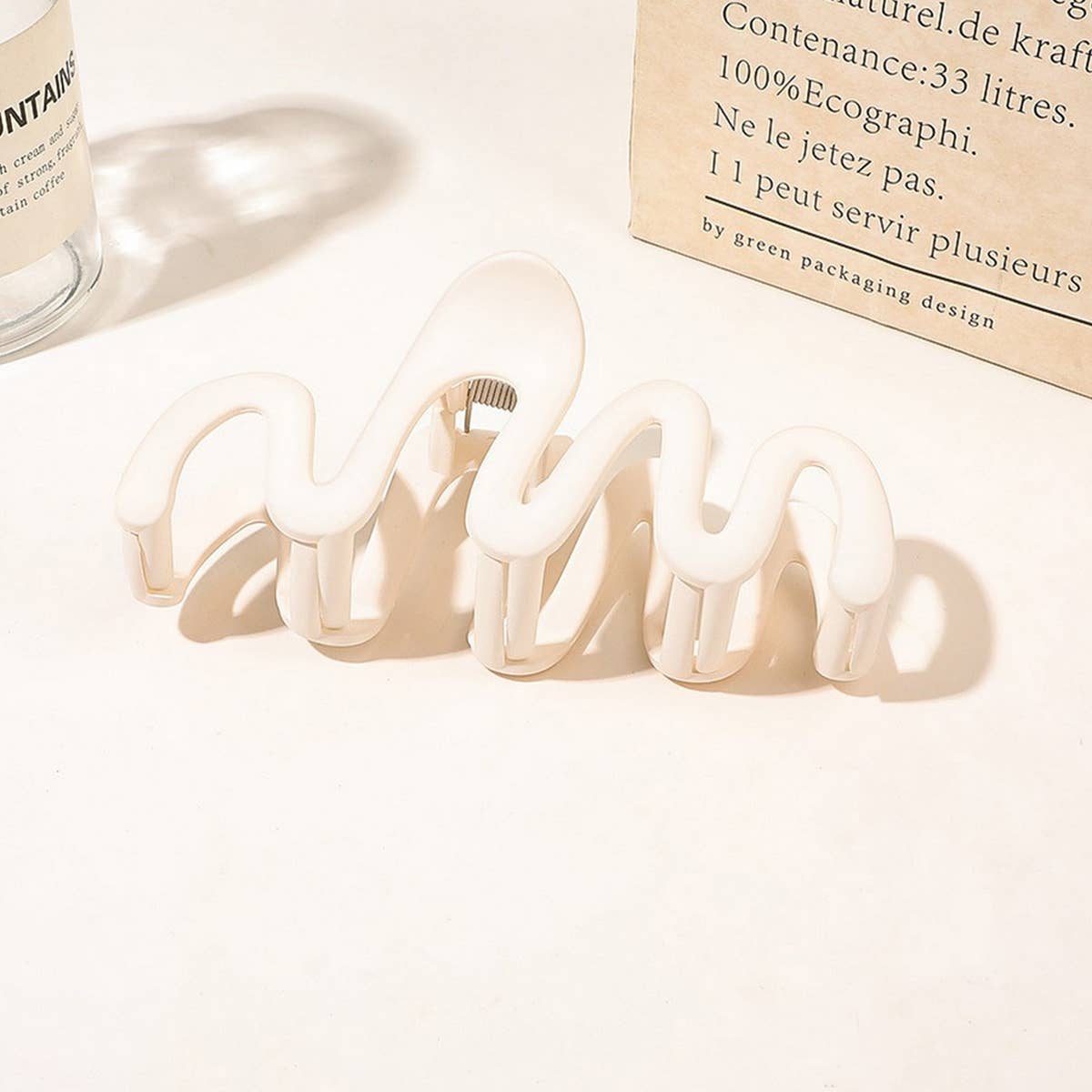 Big wavy hair clips, perfect for winter and fall_CWAHA0397