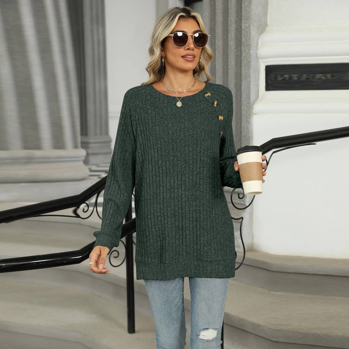 Solid color rotator sleeve slit T-shirt