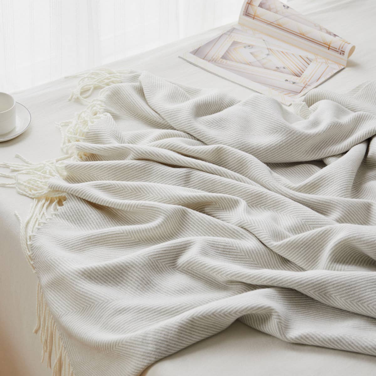 WOVEN JACQUARD TASSEL THROW BLANKET_CWMM1472