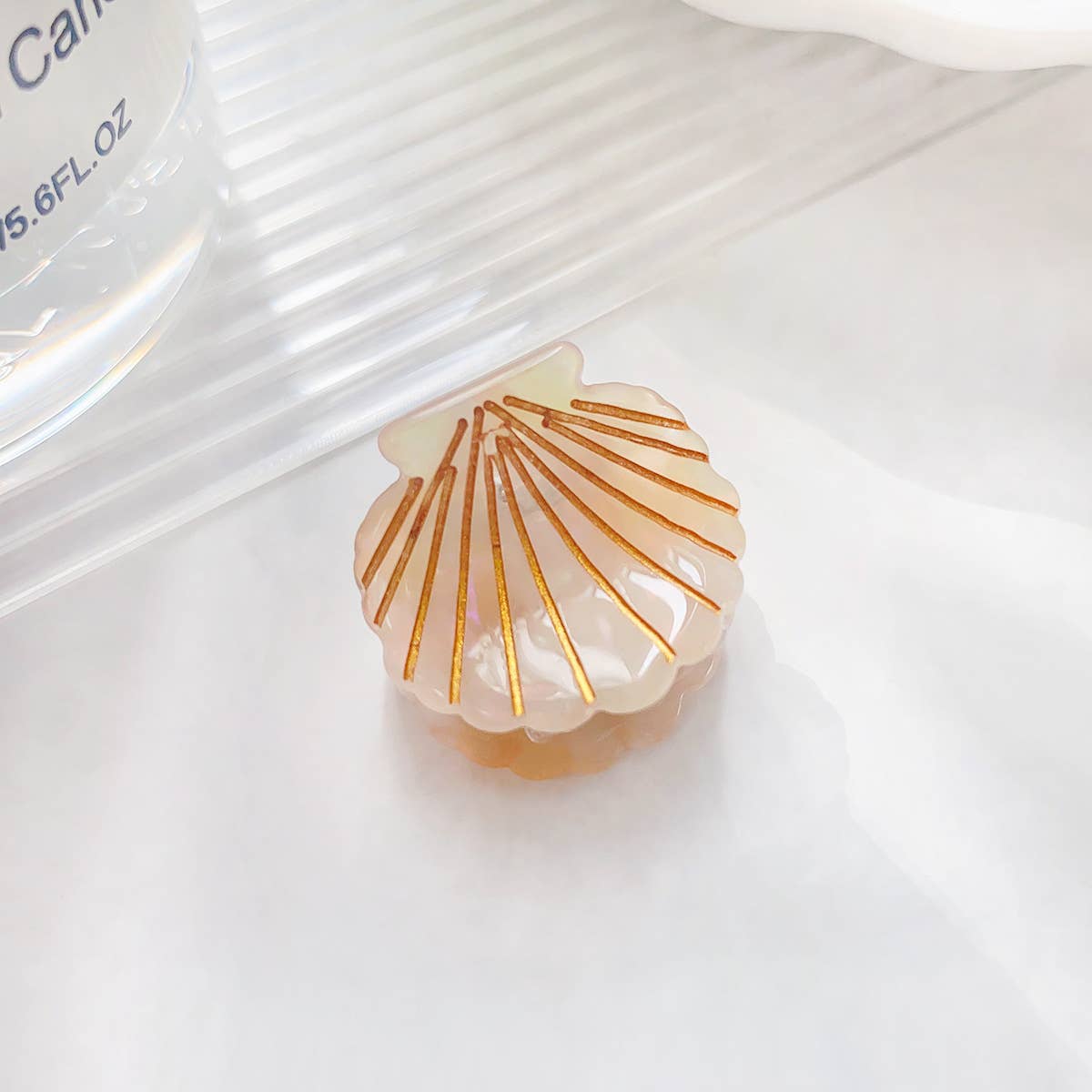 Cute mini gradient color shell acetic acid gripper