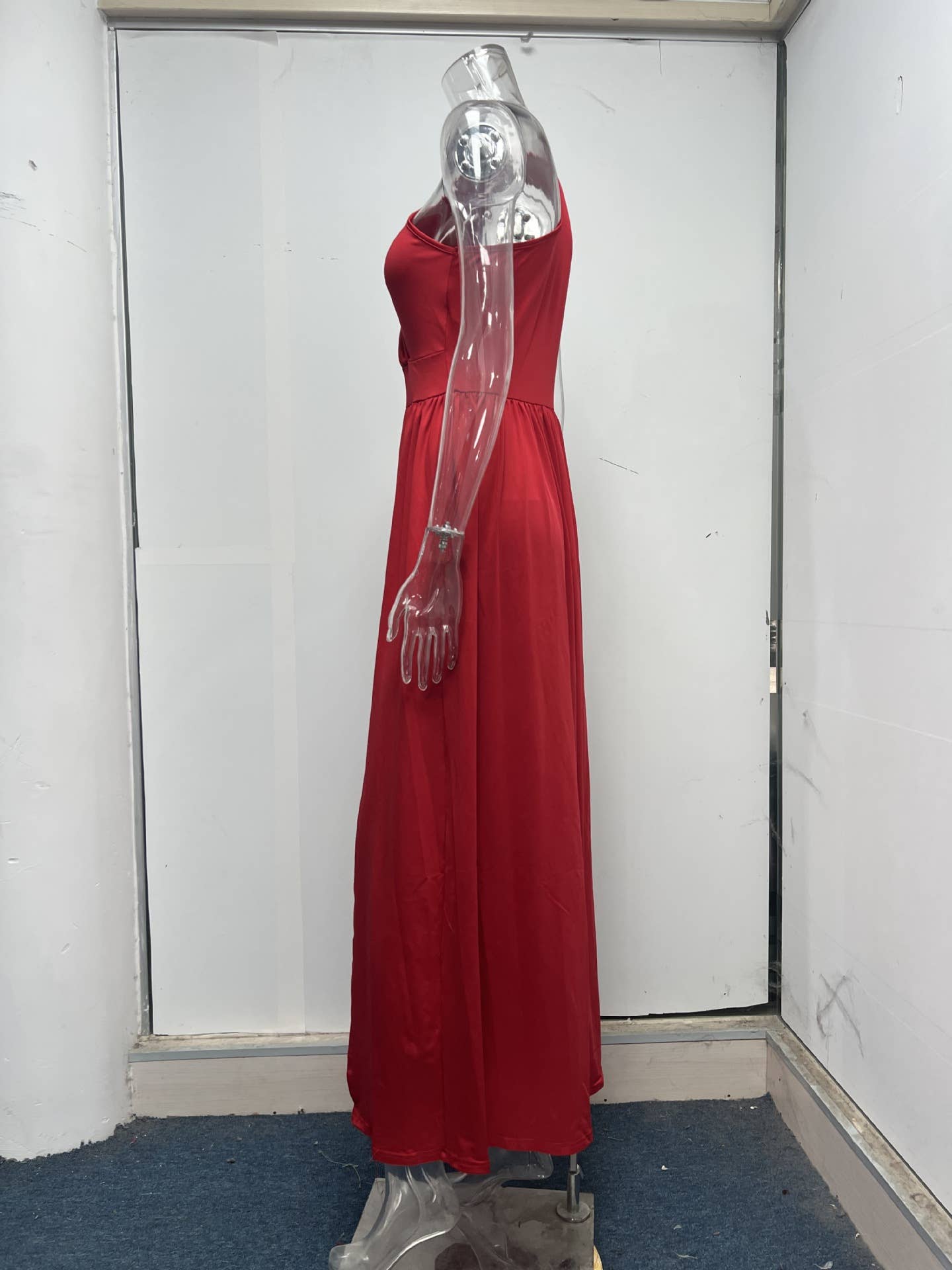 Sleeveless high-waisted slit dress elegant style