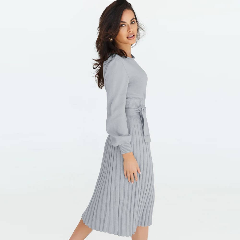 Fitted pleated mid-length knitted dress