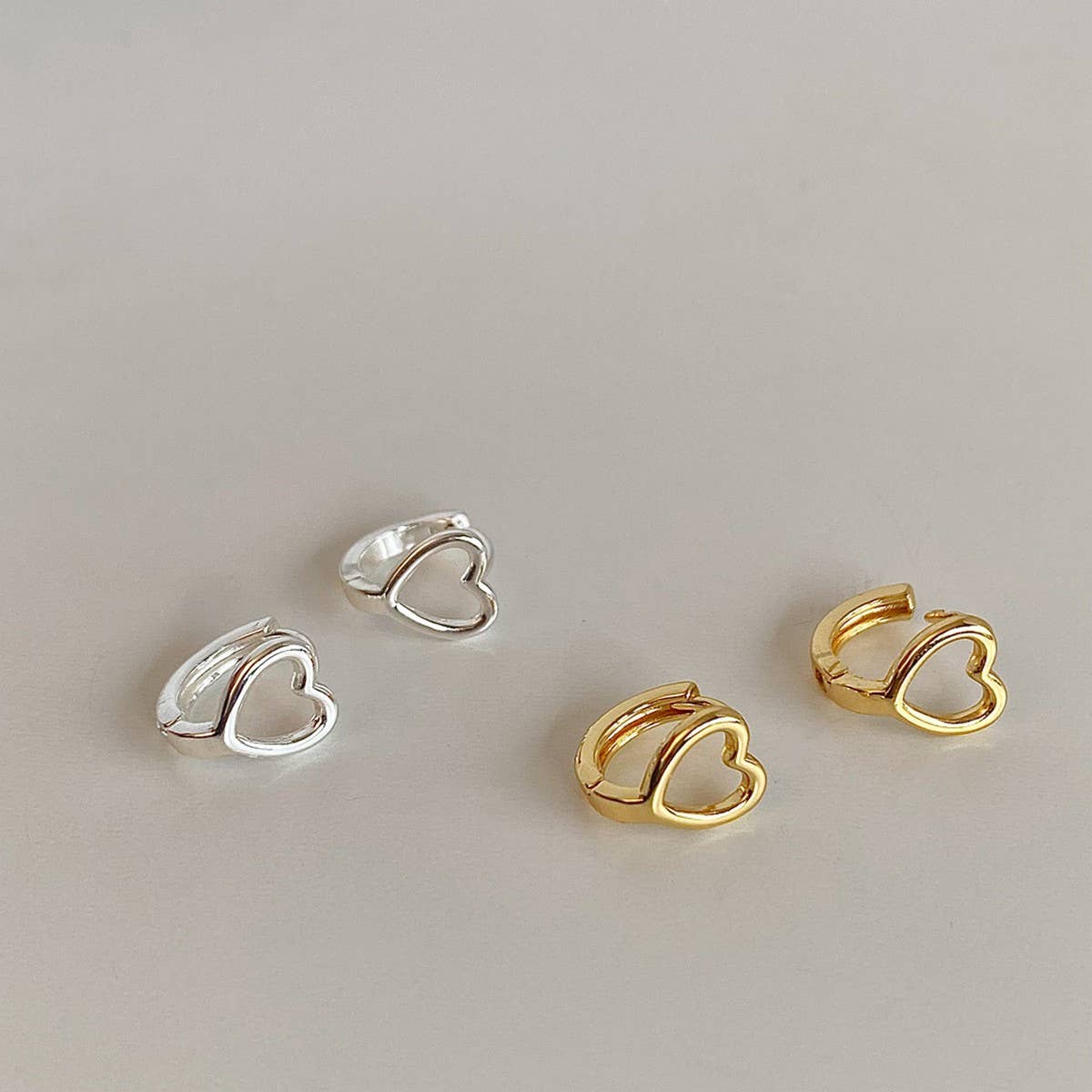 VALENTINE'S DAY SIMPLE HOLLOW HEART EARRINGS