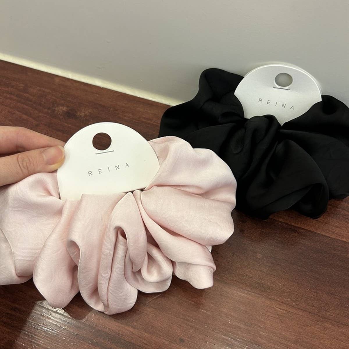 ELEGANT CREAM HAIR SCRUNCHES_CWAHA1720