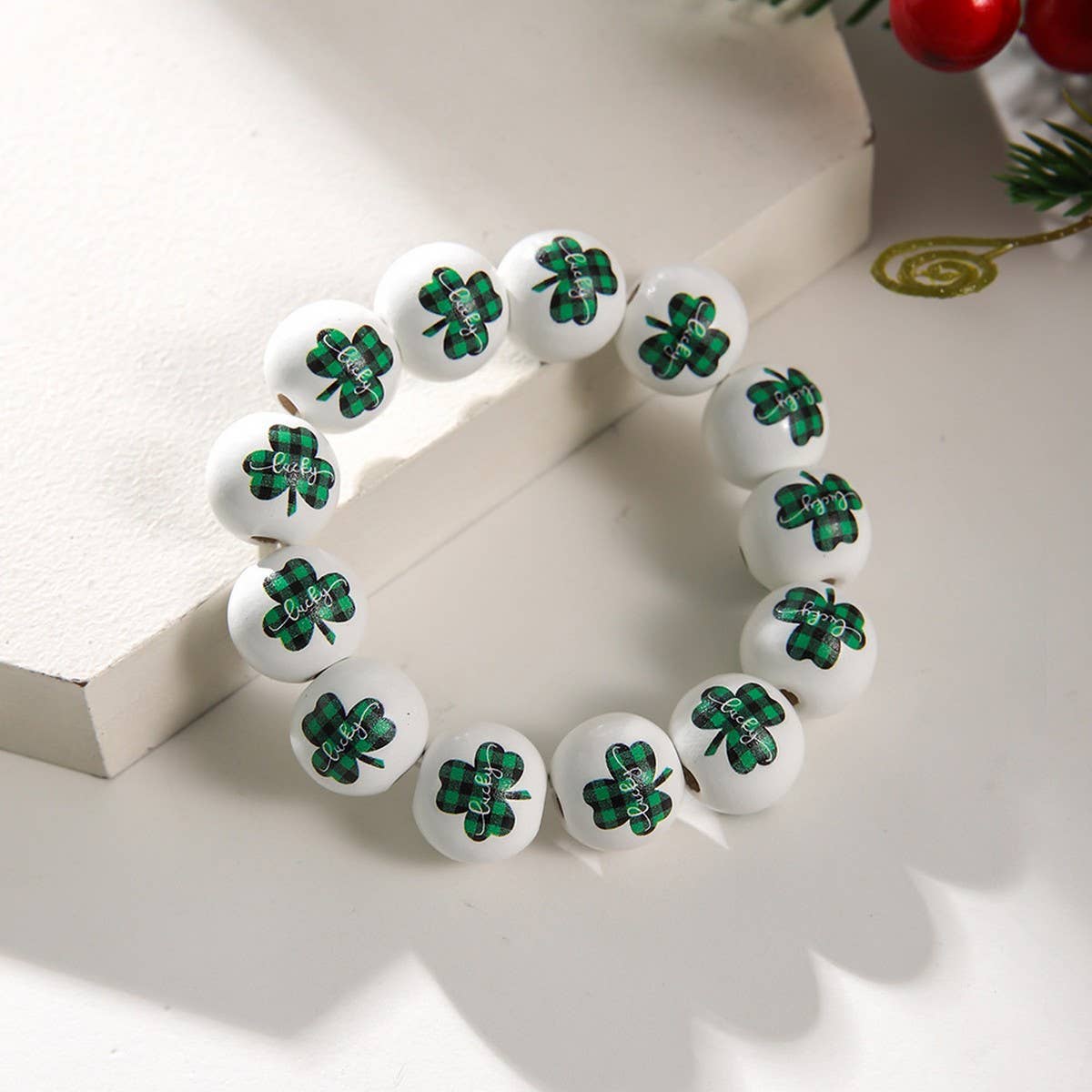 ST. PATRICK'S DAY WHITE WOOD BEAD BRACELET SET_CWMM3505