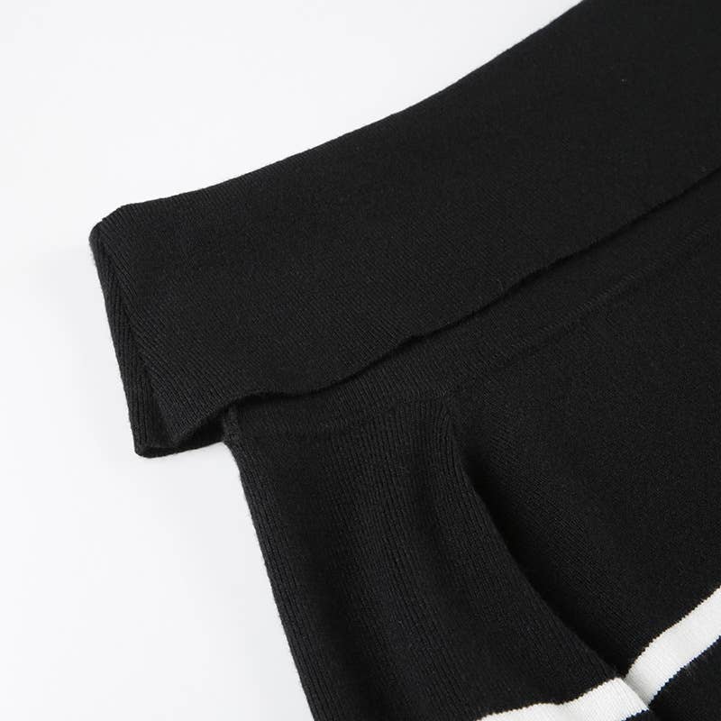 SLOUCHY STRIPED SWEATER IN CONTRASTING COLORS