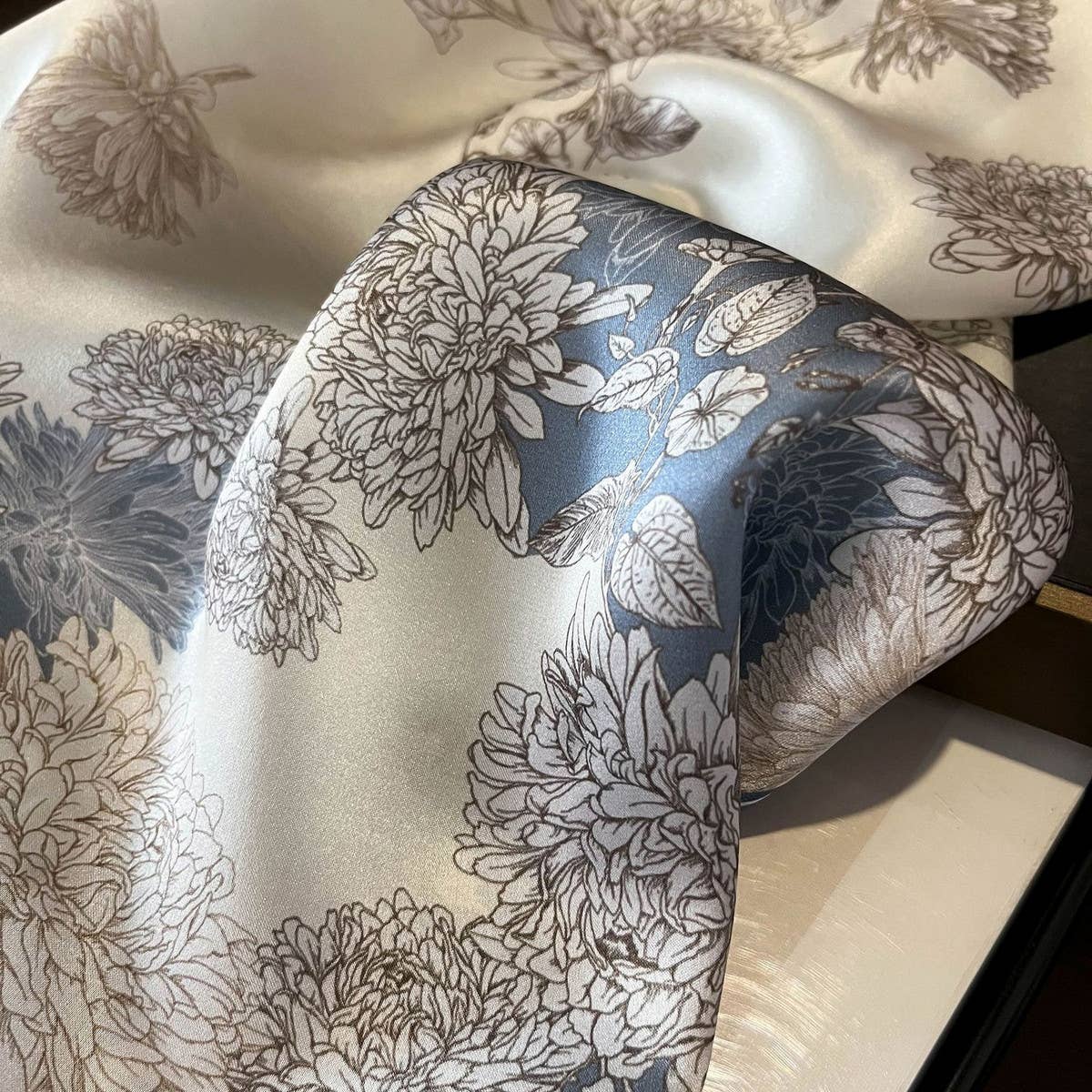 100% Mulberry Silk Square Scarf for Hair & Neck_CWASC0564