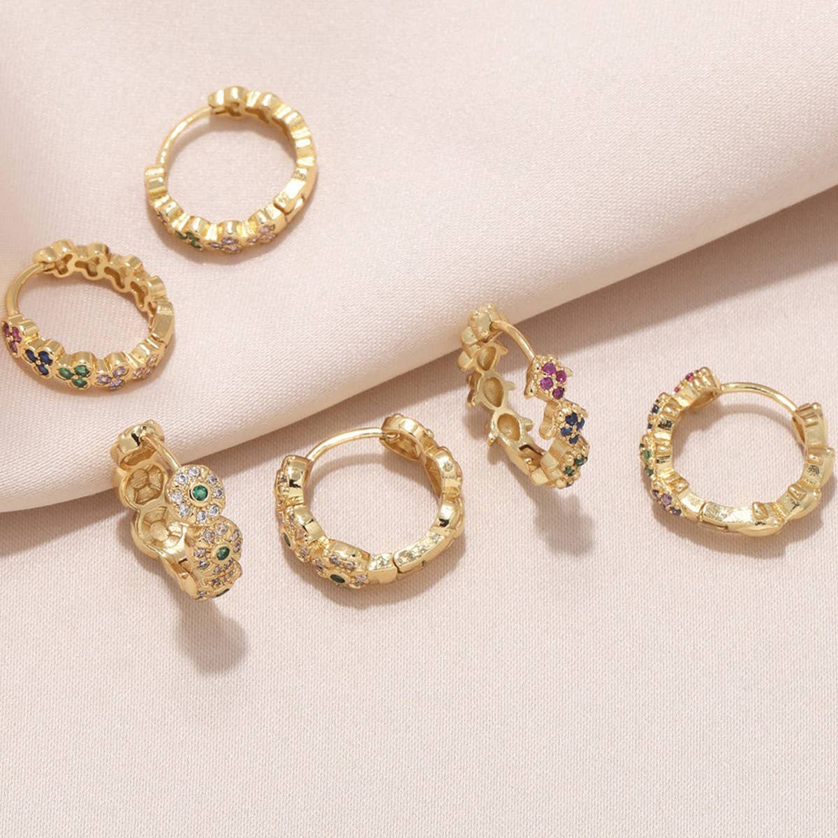 ROUND INLAID ZIRCON GOLD-PLATED EARRINGS