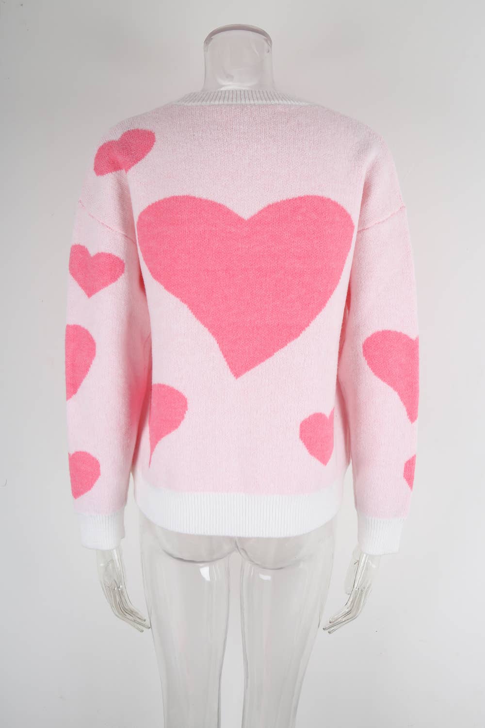Fashionable heart-shaped color-blocking sweater
