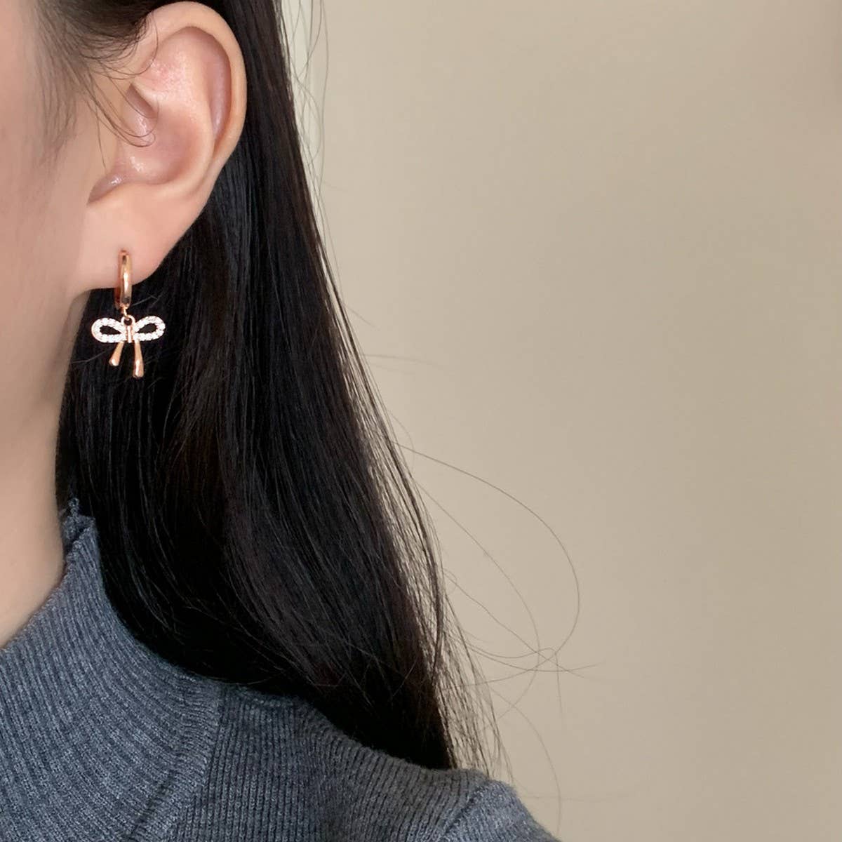 SIMPLE AND EXQUISITE MICRO-INLAID BOW EARRINGS