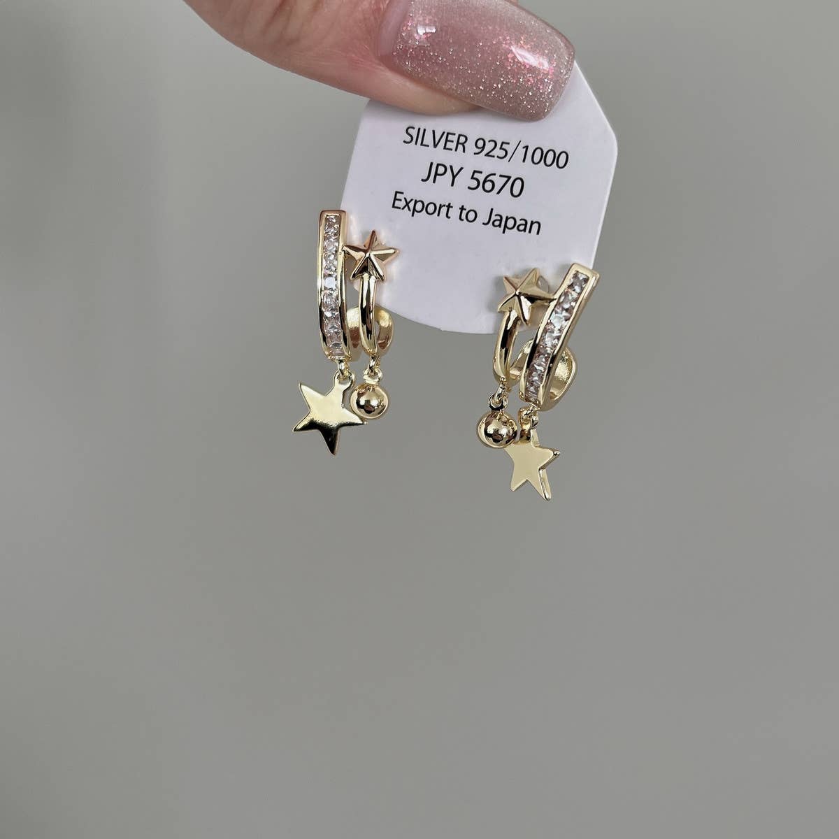 UNIQUE FIVE-POINTED STAR CLIP EARRINGS