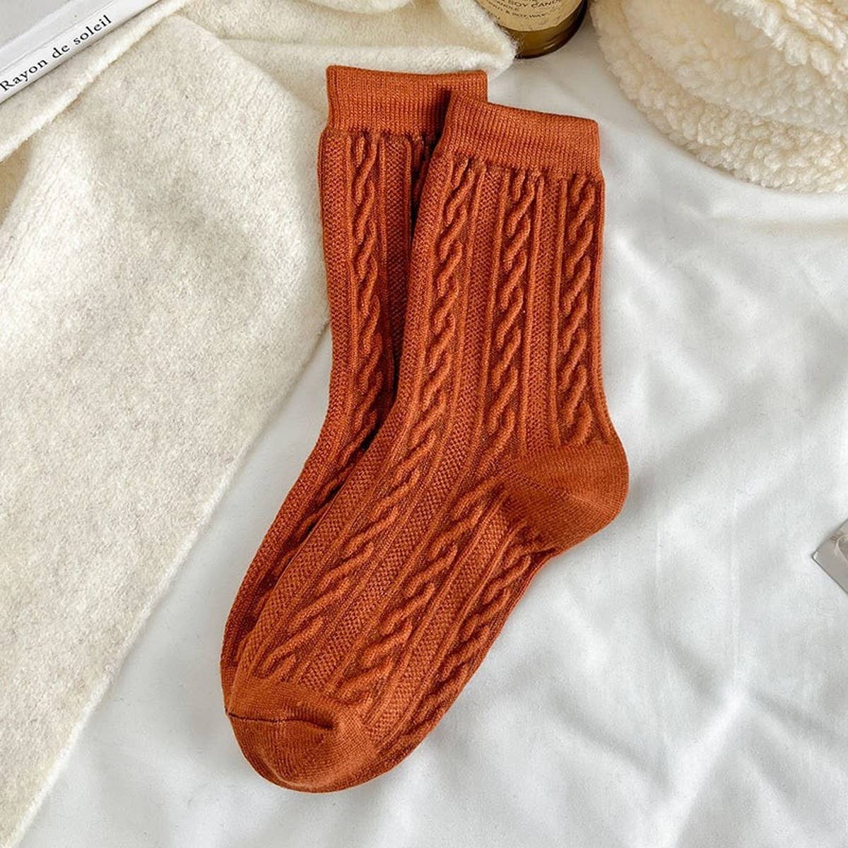 SOLID COLOR RETRO TWISTED DIAMOND WARM PILE SOCKS_CWMS1063