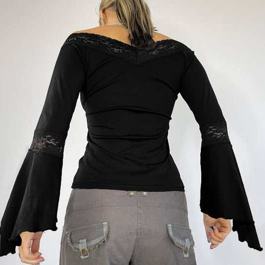 LACE SPLICING V-SHAPED HEM FLARED SLEEVE TOP