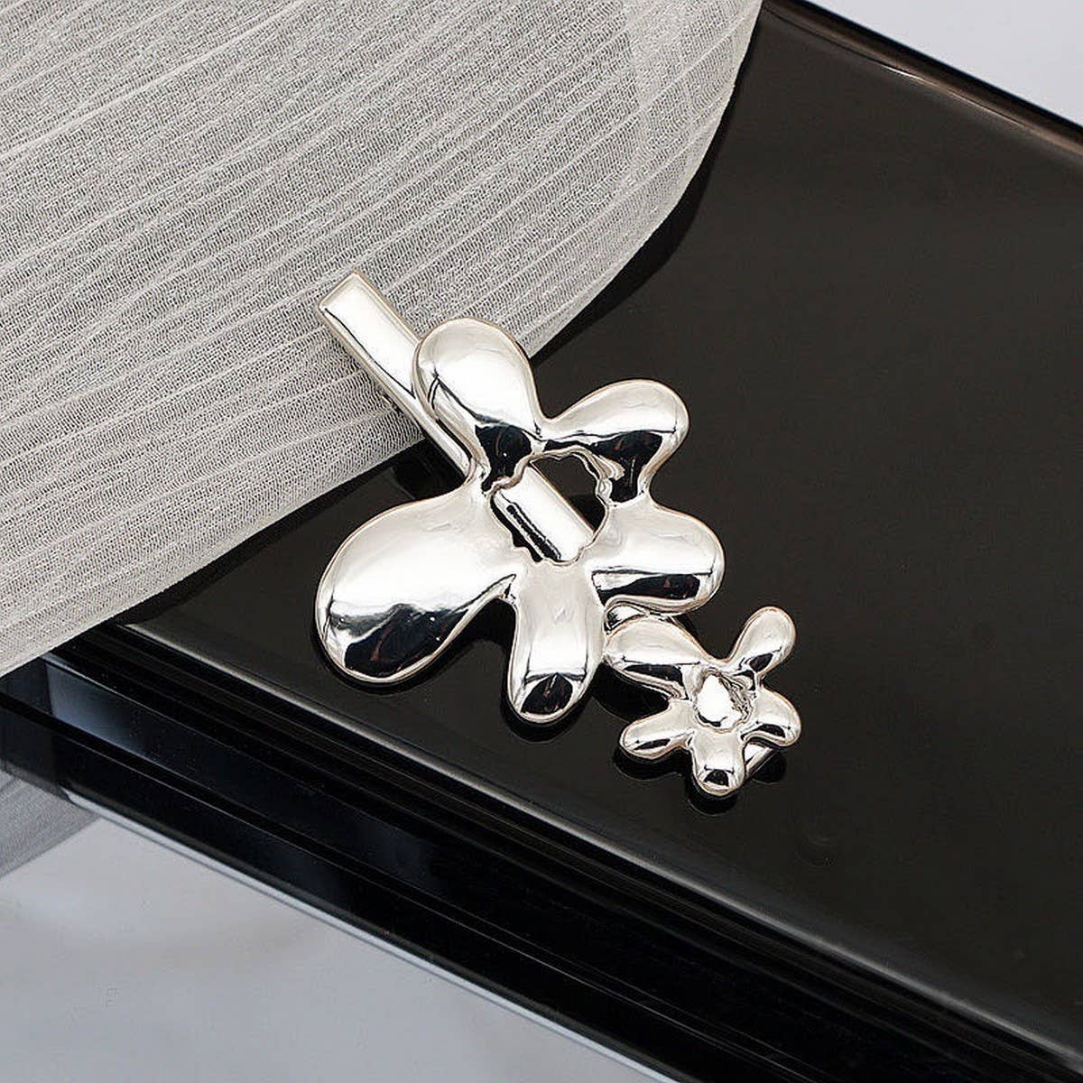 METAL ROSE HAIRPIN SIDE BANGS DUCKBILL CLIP