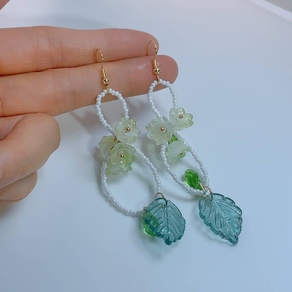 SWEET AND ELEGANT HAND-WOVEN CRYSTAL EARRINGS