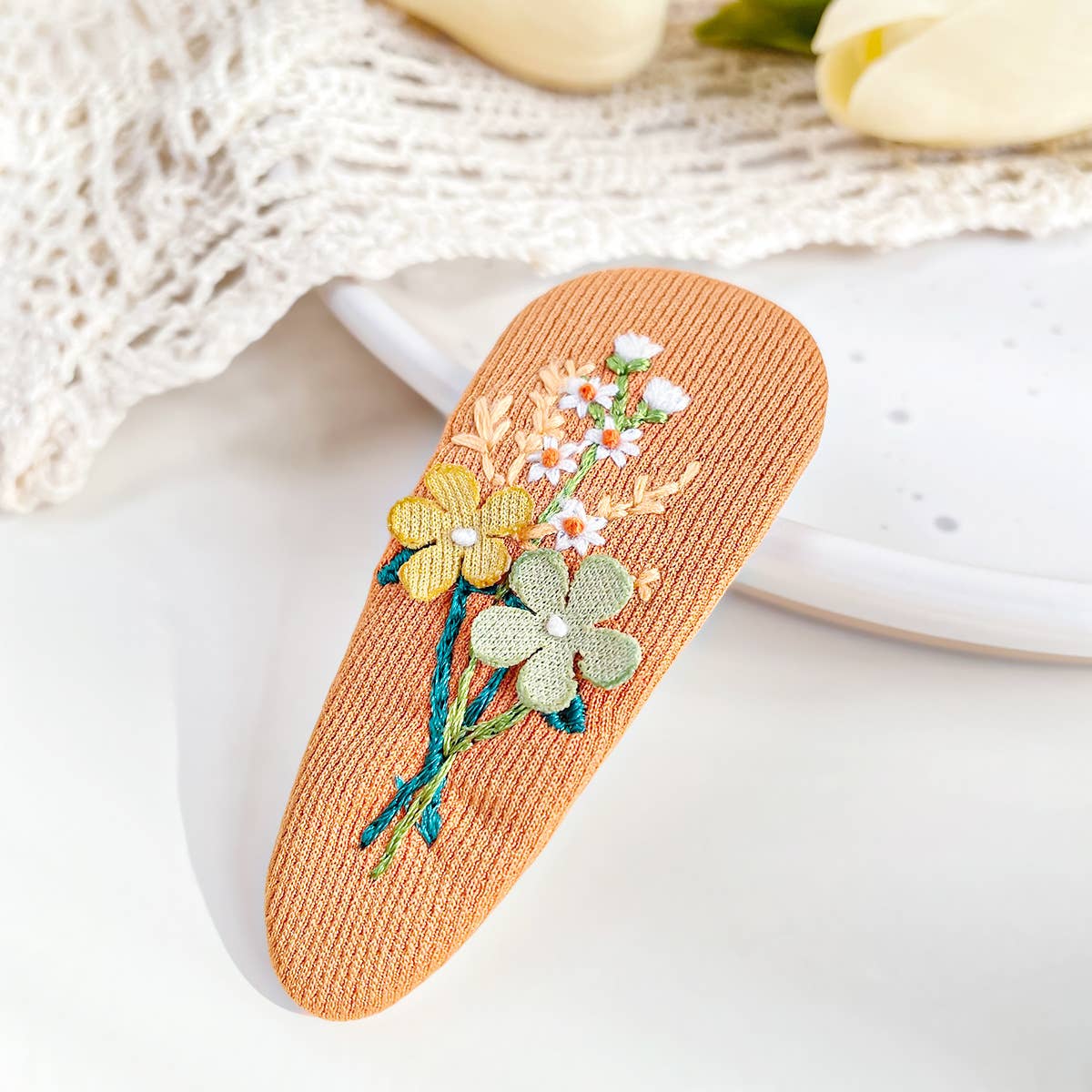 Three-dimensional hair clips fabric embroidery