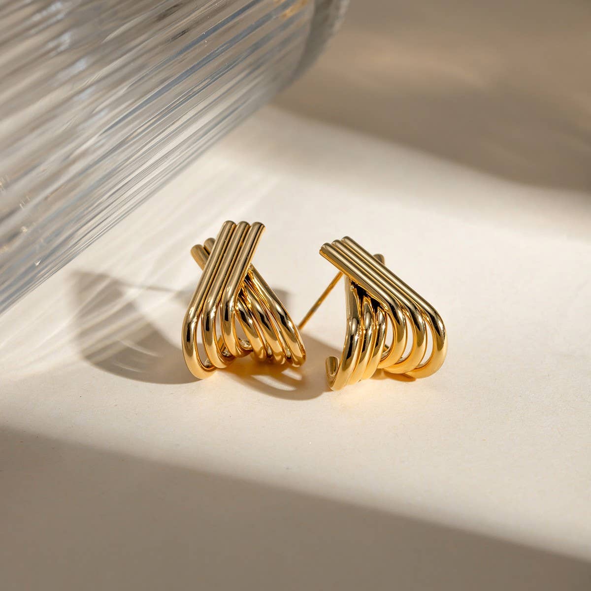 TEMPERAMENTAL SIMPLE LINES X-SHAPED EARRINGS