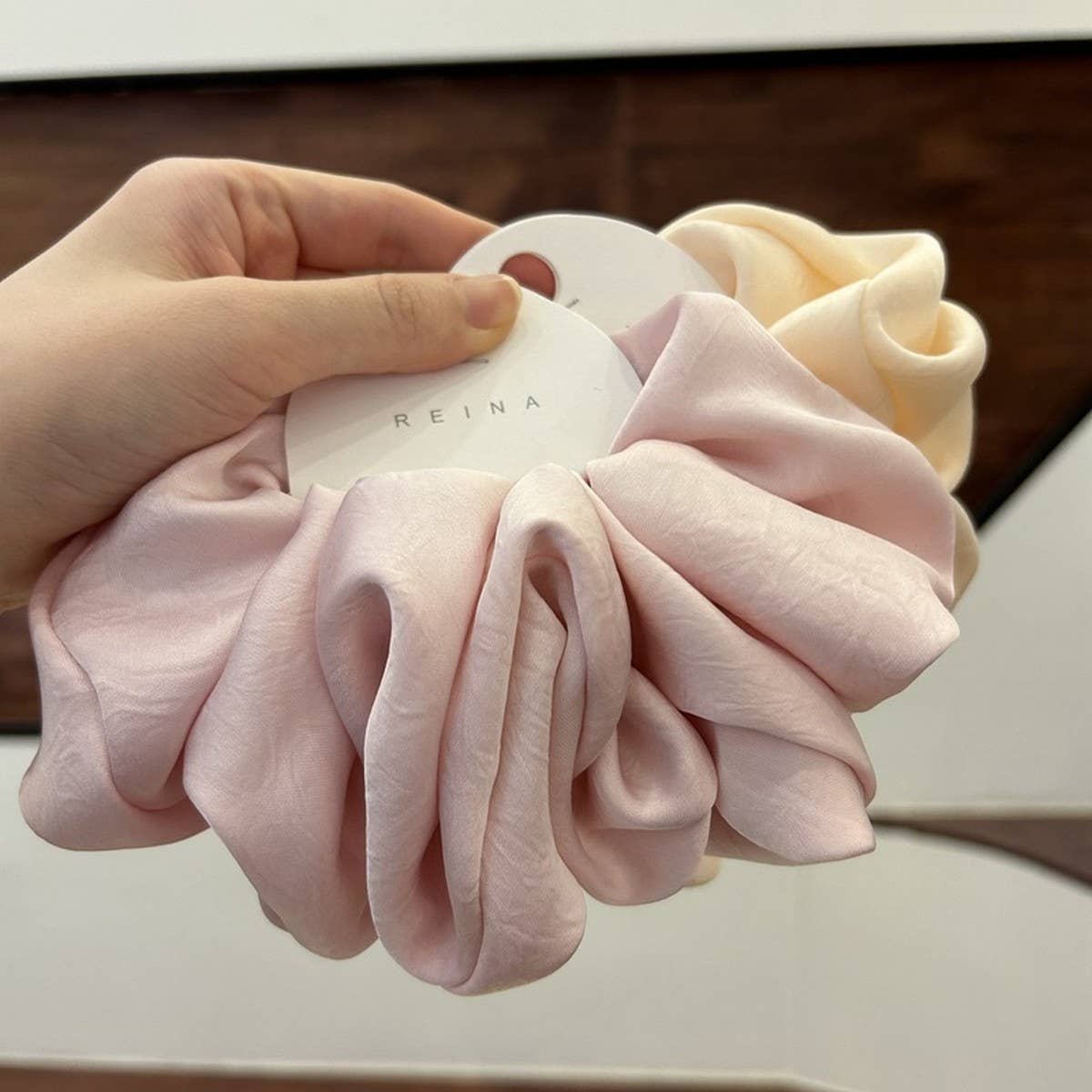 ELEGANT CREAM HAIR SCRUNCHES_CWAHA1720