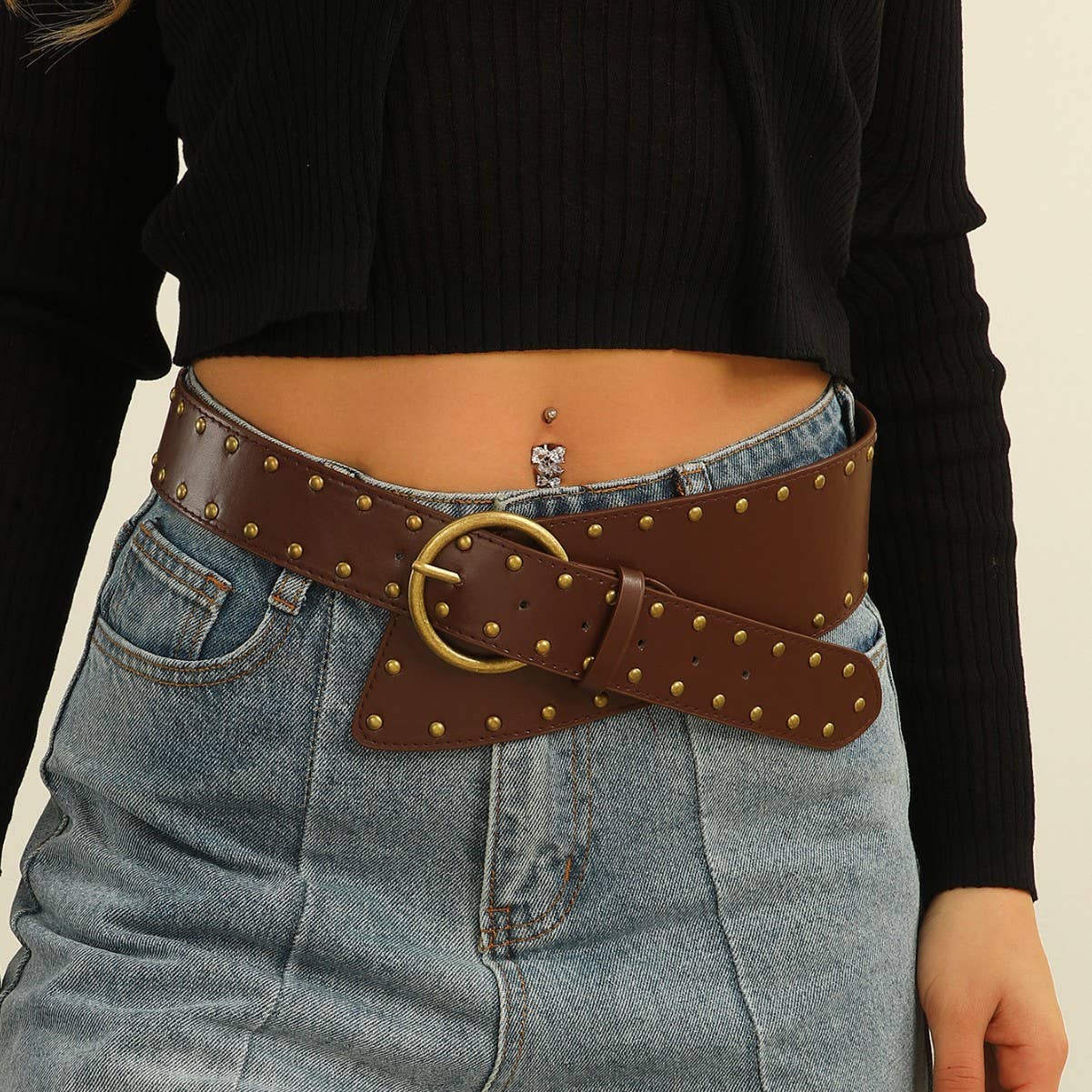 Retro-style personalized rivet belt
