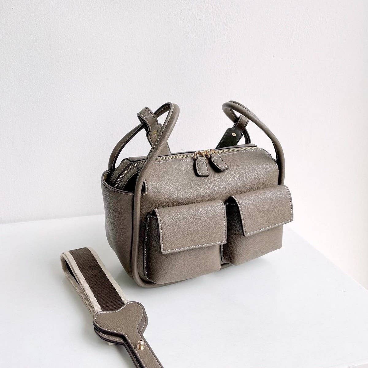 LITCHI PATTERNED PU SOFT LEATHER MESSENGER BAG_CWAB1940