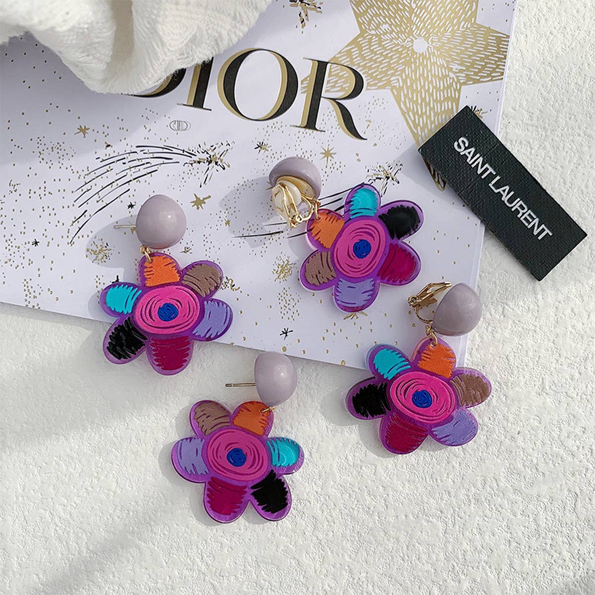 VERSATILE CONTRAST COLOR GRAFFITI FLOWER EARRINGS