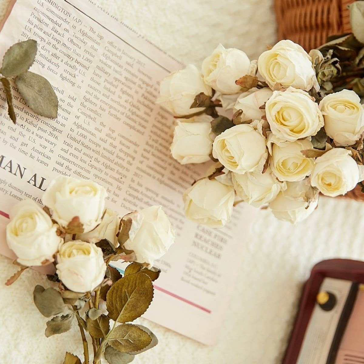 Faux 5-Head Withered Rose with Burnt Edge Look