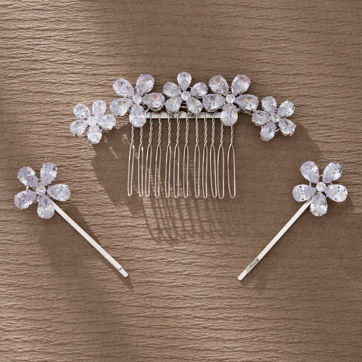 SIMPLE AND VERSATILE FLOWER BRIDAL COMB SET