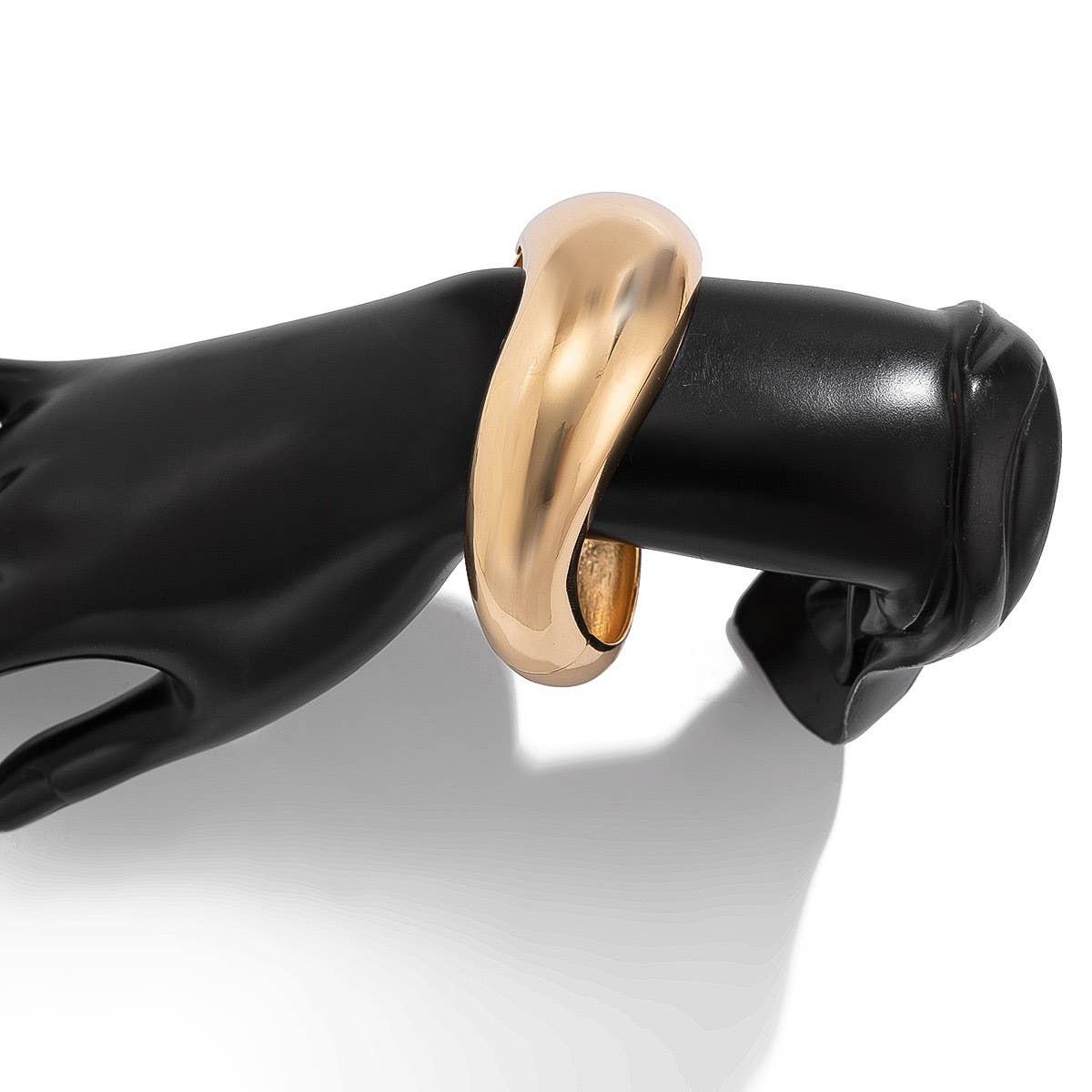 FASHIONABLE METALLIC SMOOTH SPRING BRACELET