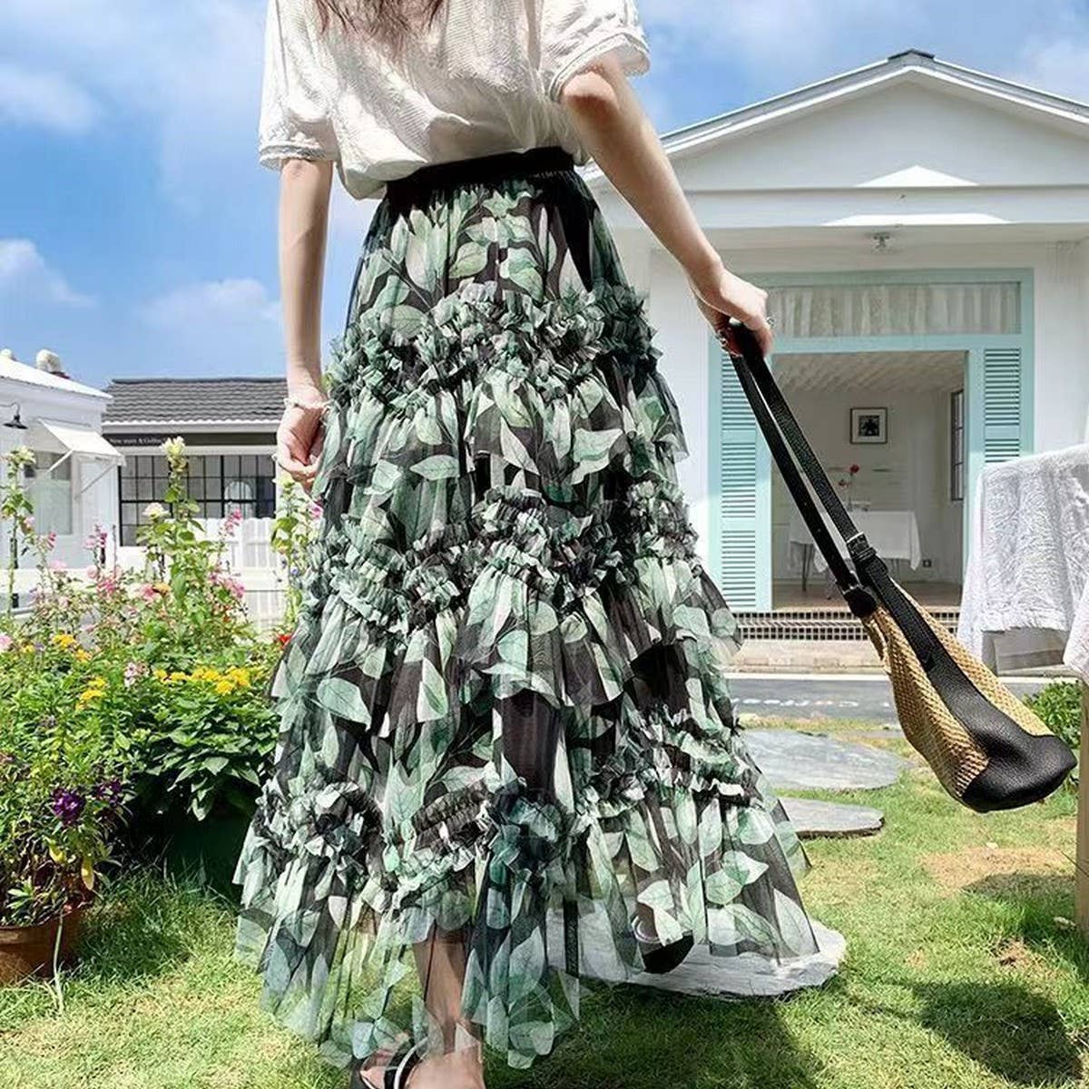 LAYERING TULLE SKIRTS WITH FLORAL PRINTS_CWBLS0400
